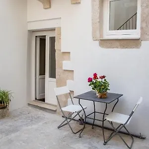  Holiday home Judaica D'ortigia